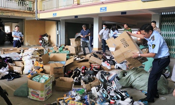 Tiêu hủy hàng nhập lậu trái phép